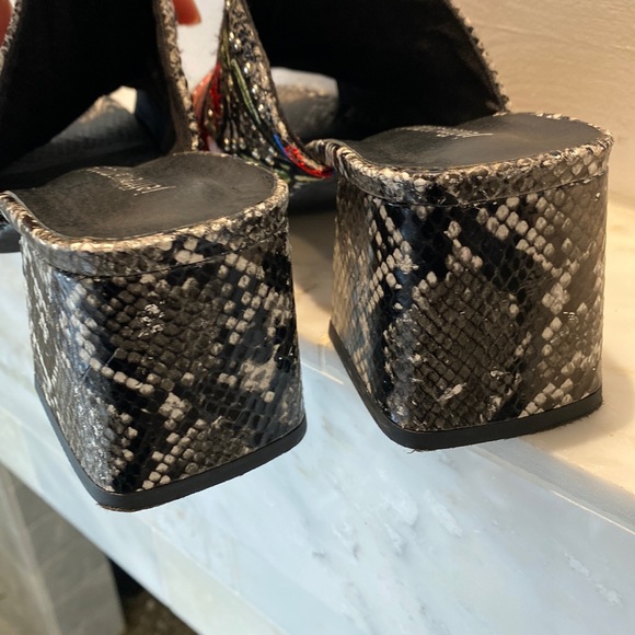 Jeffrey Campbell Floral Snake Embossed Mules Size 8 - Picture 7 of 11